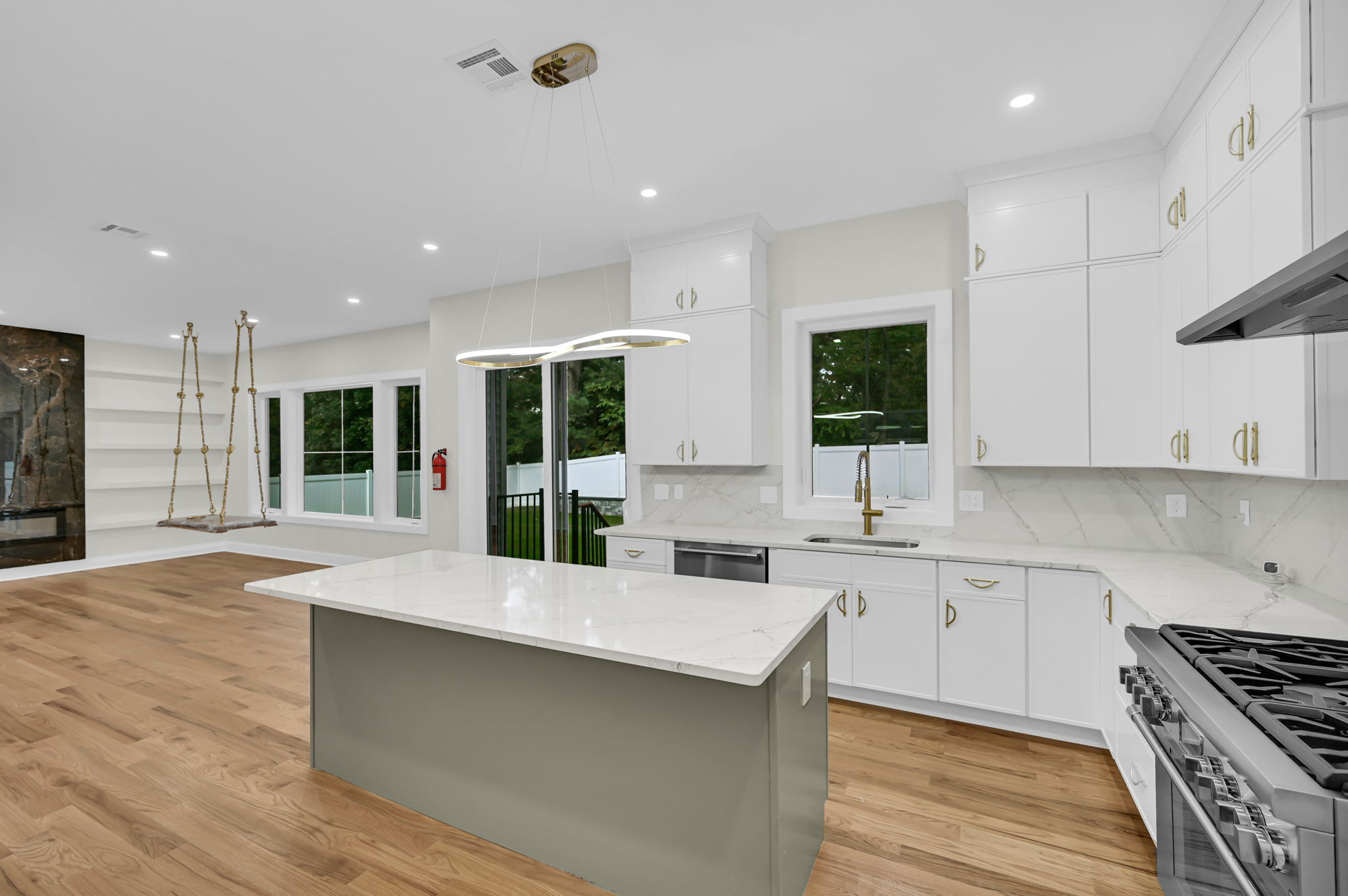 54 Melrose Dr Livingston NJ kitchen photo 16
